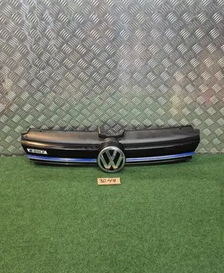Volkswagen Golf VII Front grill 5G0853653T