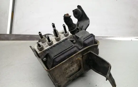 Opel Insignia A ABS Pump 13332549