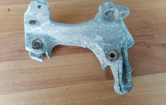 Dacia Sandero Generator/alternator bracket 117104394R