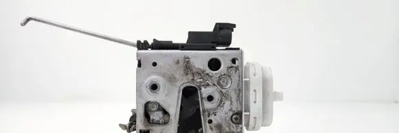 Audi A4 S4 B5 8D Front door lock 4D1837015A