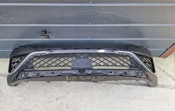 Renault Captur II Front bumper lower grill