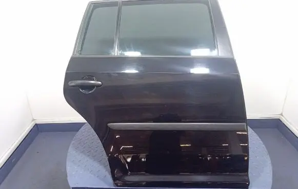 Volkswagen Cross Touran I Rear door 