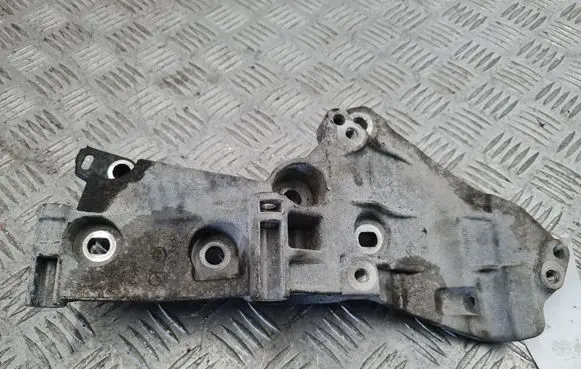 Nissan Qashqai Bracket in trunk/boot 