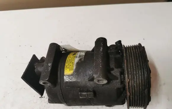 Renault Megane II Air conditioning (A/C) compressor (pump) 8200309193 01140018
