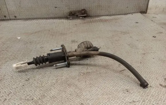 Opel Vectra C Clutch master cylinder