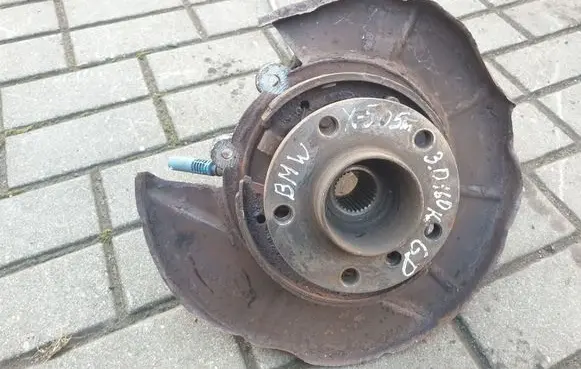 BMW X5 E53 Rear wheel hub