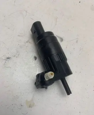 Volkswagen Golf VII Windscreen/windshield washer pump 1k6955651