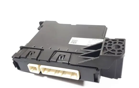 Toyota Auris E180 Other control units/modules 8865002F00 MB2774001111