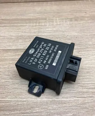 Mercedes-Benz E W211 Light module LCM A2118203226 5DF008278