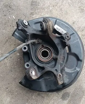 Rear wheel hub spindle/knuckle