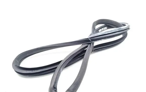Chrysler Voyager Rear door rubber seal (on body) 