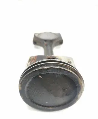Volkswagen Golf V Piston with connecting rod