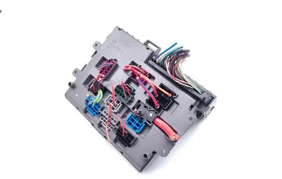 BMW 3 E90 E91 Fuse module 9119446