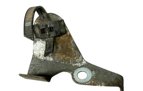 Dacia Dokker Engine mounting bracket