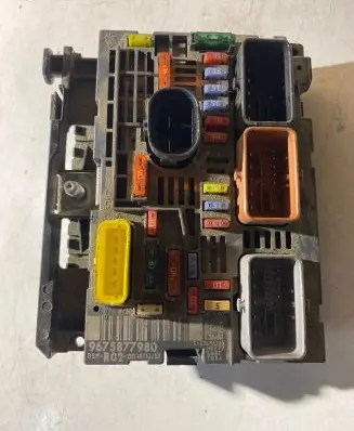 Citroen C5 Fuse box set 9675877980