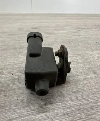 Vacuum valve