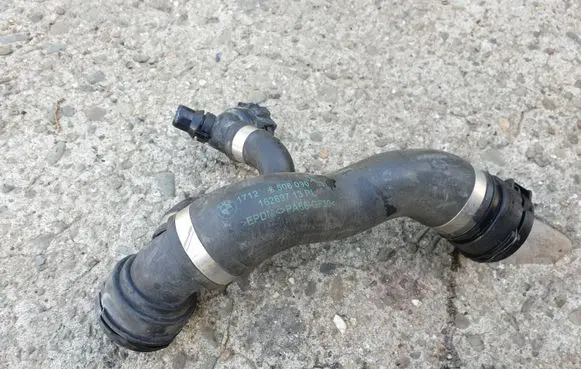BMW 5 F10 F11 Engine coolant pipe/hose 8506090 16269713 16369713