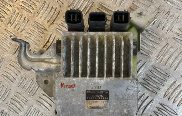Toyota Corolla Verso AR10 Fuel injection control unit/module 8987120070 1310001371