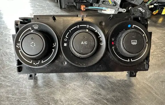 Peugeot 3008 I Climate control unit