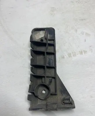 Audi A4 S4 B7 8E 8H Front bumper mounting bracket 8E0807284