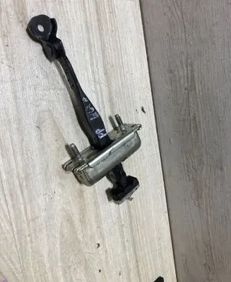 Ford Kuga II Front door check strap stopper CJ54S23552AA