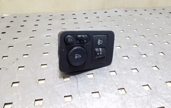 Honda CR-V Wing mirror switch
