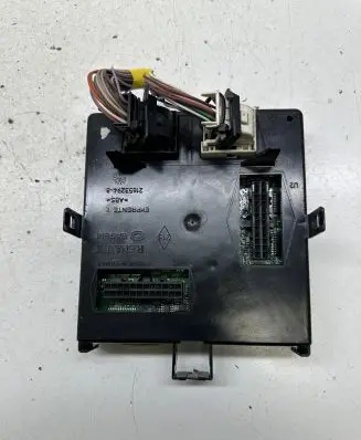 Renault Laguna II Fuse module 8200192469 8200190284