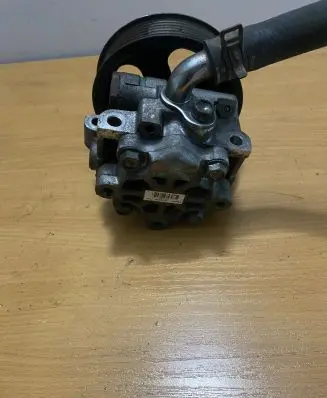 Land Rover Defender Power steering pump 7H123F816AA