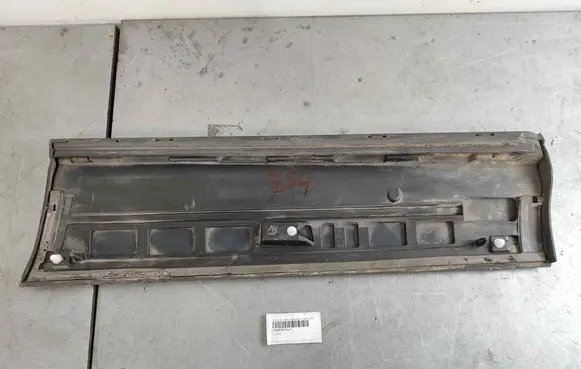 Audi Q2 - Rear door trim (molding) 81a8539704w3