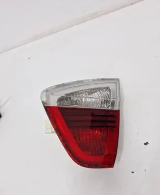 Tailgate rear/tail lights
