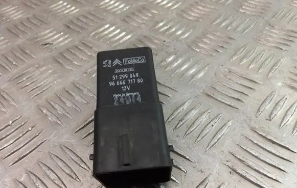 Ford C-MAX II Glow plug pre-heat relay 9666671780