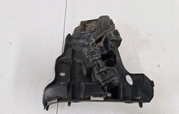 Volvo XC70 Front bumper mounting bracket 31214961
