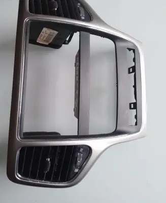 Jeep Grand Cherokee Dashboard center trim panel 