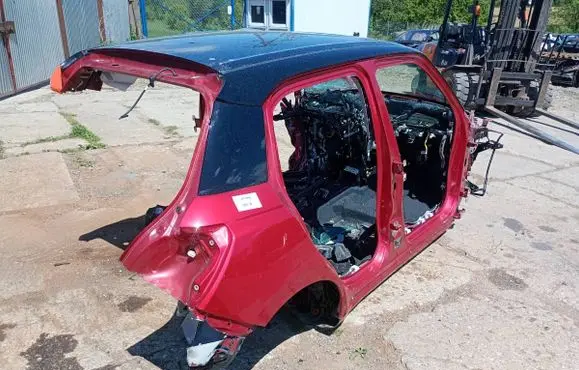Suzuki Swift IV Front quarter panel 