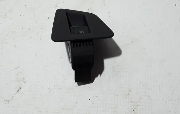 Volkswagen Touareg III Tailgate opening switch 761867425