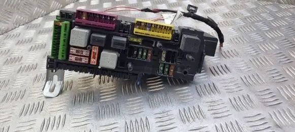 Mercedes-Benz C W204 SAM control unit 5DK00922589