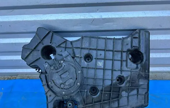 Mercedes-Benz E W213 AdBlue liquid reservoir A2134709301 F25730