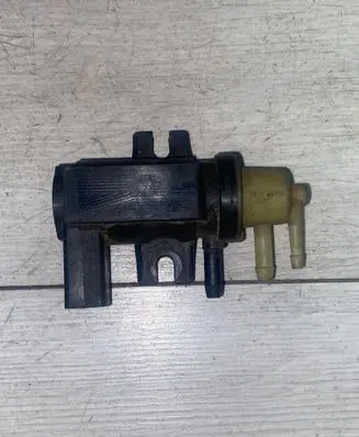 Volkswagen Touran I Turbo solenoid valve 1K0906627A 70086800