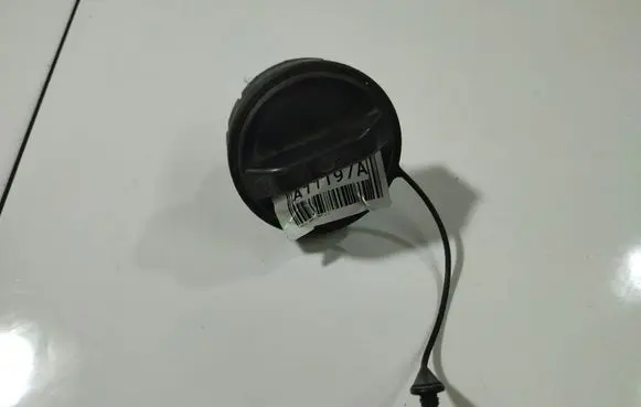 Toyota Avensis T250 Fuel tank filler cap 