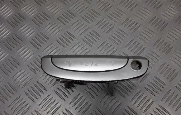 Hyundai Getz Front door exterior handle/bracket 
