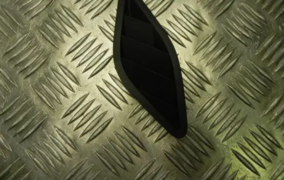 Rear air vent grill