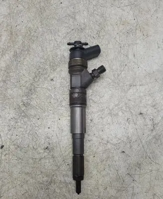 BMW 5 E60 E61 Fuel injector 0445110216