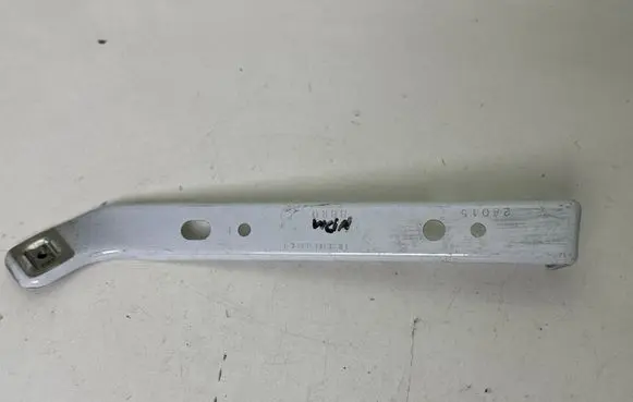Ford Mustang VI Fender mounting bracket FR3B16C198BC