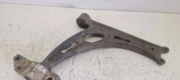 Volkswagen Touran I Front lower control arm/wishbone