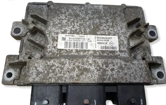Renault Clio III Engine control unit/module S120200105 8200522357 8200510536