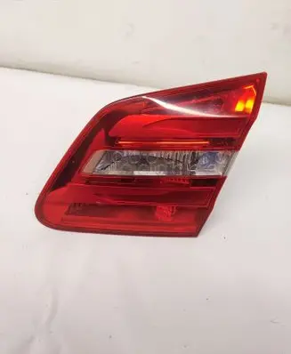 Tailgate rear/tail lights