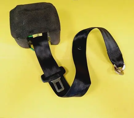 Rear seatbelt