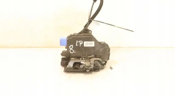 Skoda Fabia Mk2 (5J) Front door lock 5J1837015