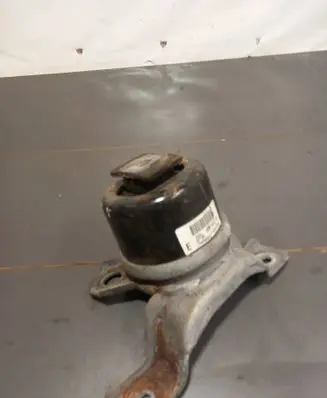 Engine mount bracket