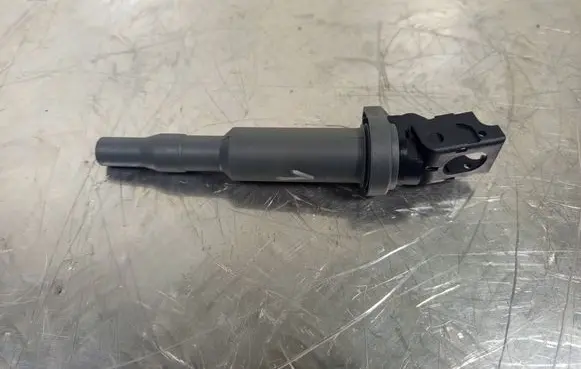BMW M3 e90 High voltage ignition coil 0221504471 E02979